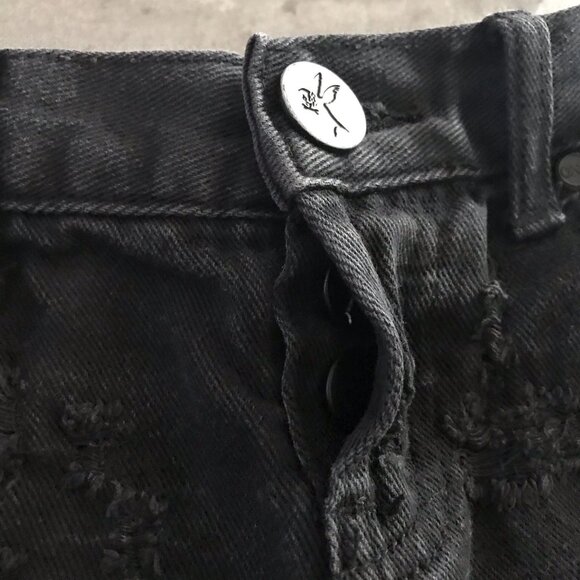 One Teaspoon Bonitas Shorts 26 Black Cut off Denim Button Fly Destroyed Festival - Picture 4 of 14
